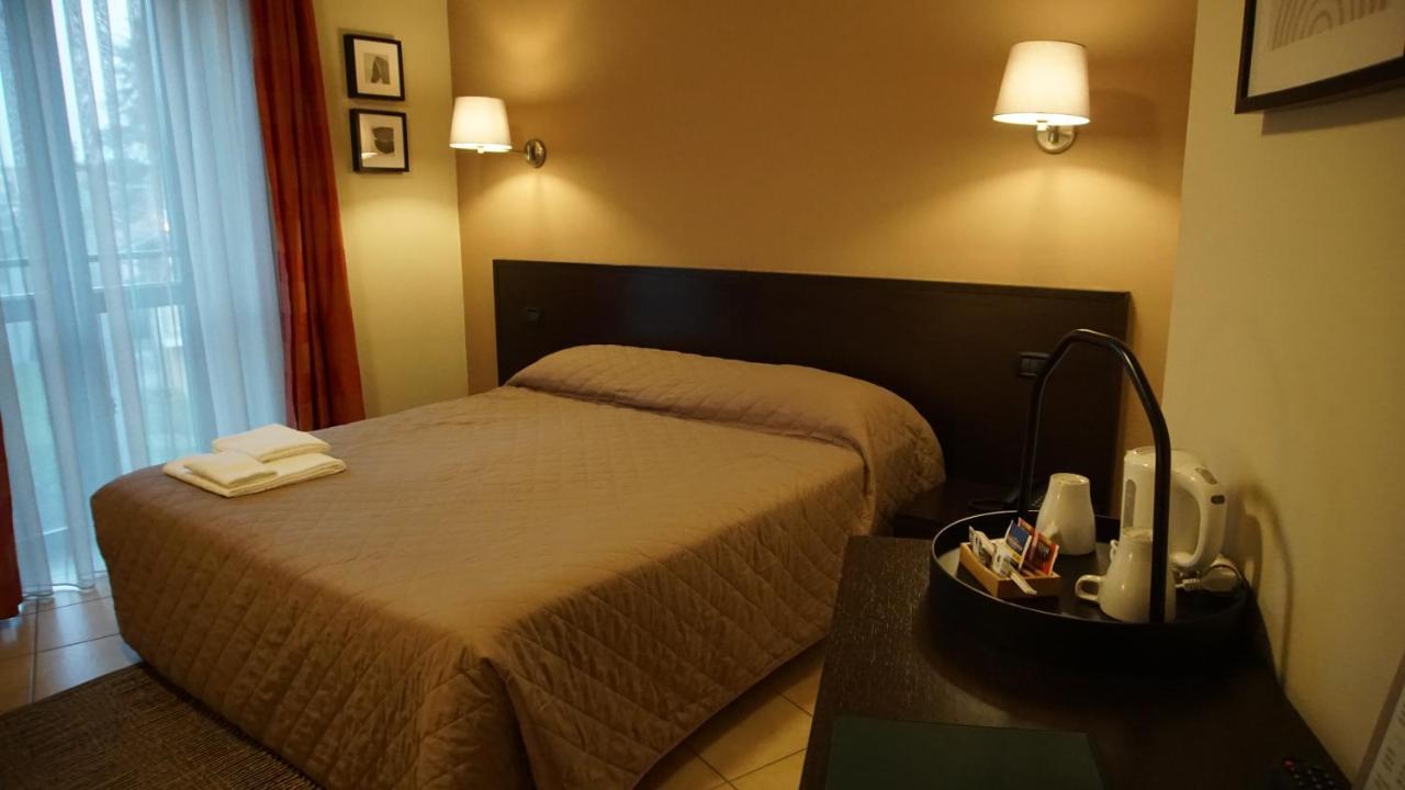 Hotel Del Corso Боргоманеро Экстерьер фото