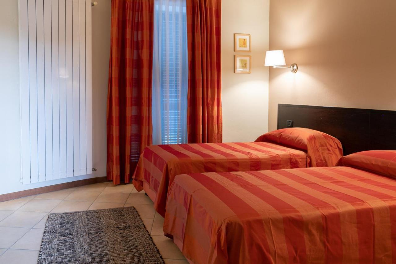 Hotel Del Corso Боргоманеро Экстерьер фото